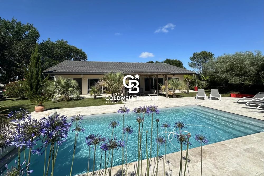 Villa contemporaine avec piscine et grand terrain de près de 5000 m² à Blanquefort